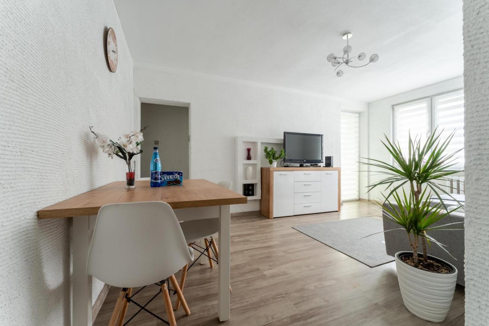 Apartament Gold - 2 Osobne Sypialnie Z Balkonem - Spaceapart Jelenia Góra Exteriör bild